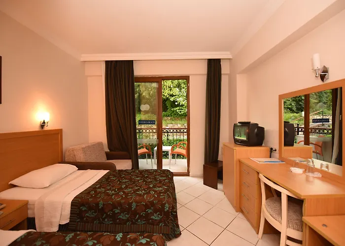 Perdikia Hotel