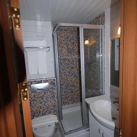 ホテル Perdikia 3*