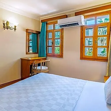 Perdikia 3*